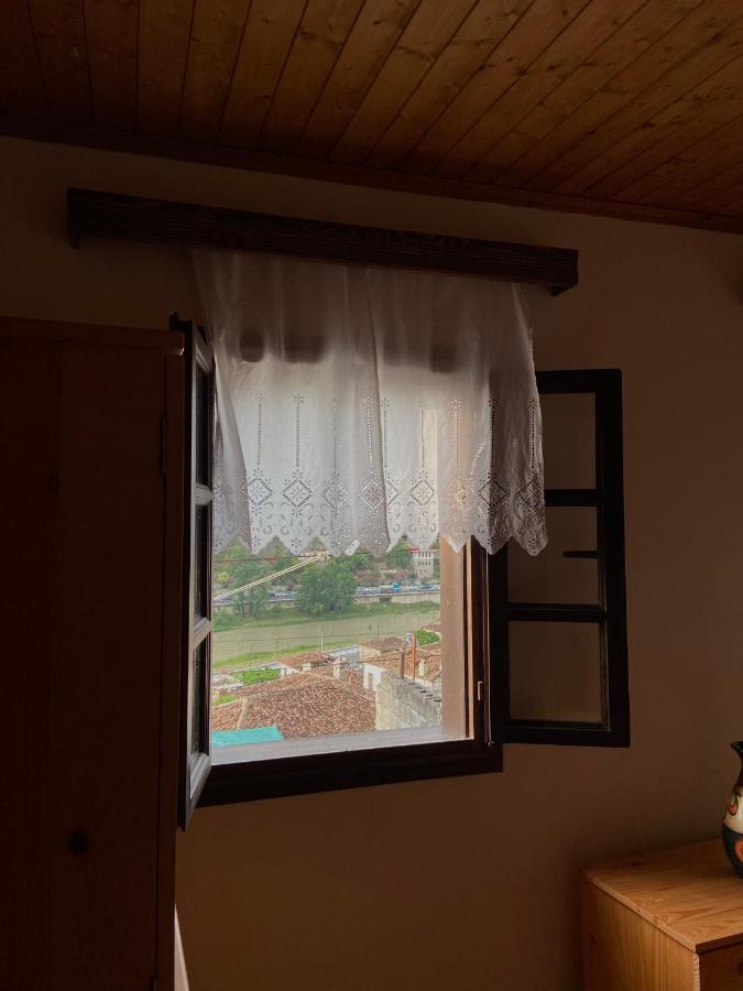 Teo'S Guest House ベラト エクステリア 写真